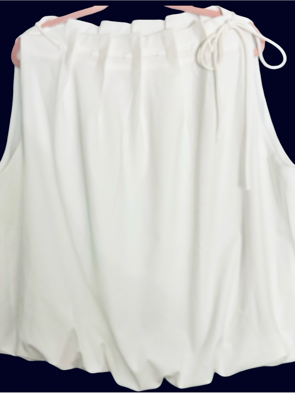 NWT!DAVI & DANI PLUS SIZE SLEEVELESS W/ A HAND TIE ON SIDE W/ BUBBLE HEM. SZ 3X.